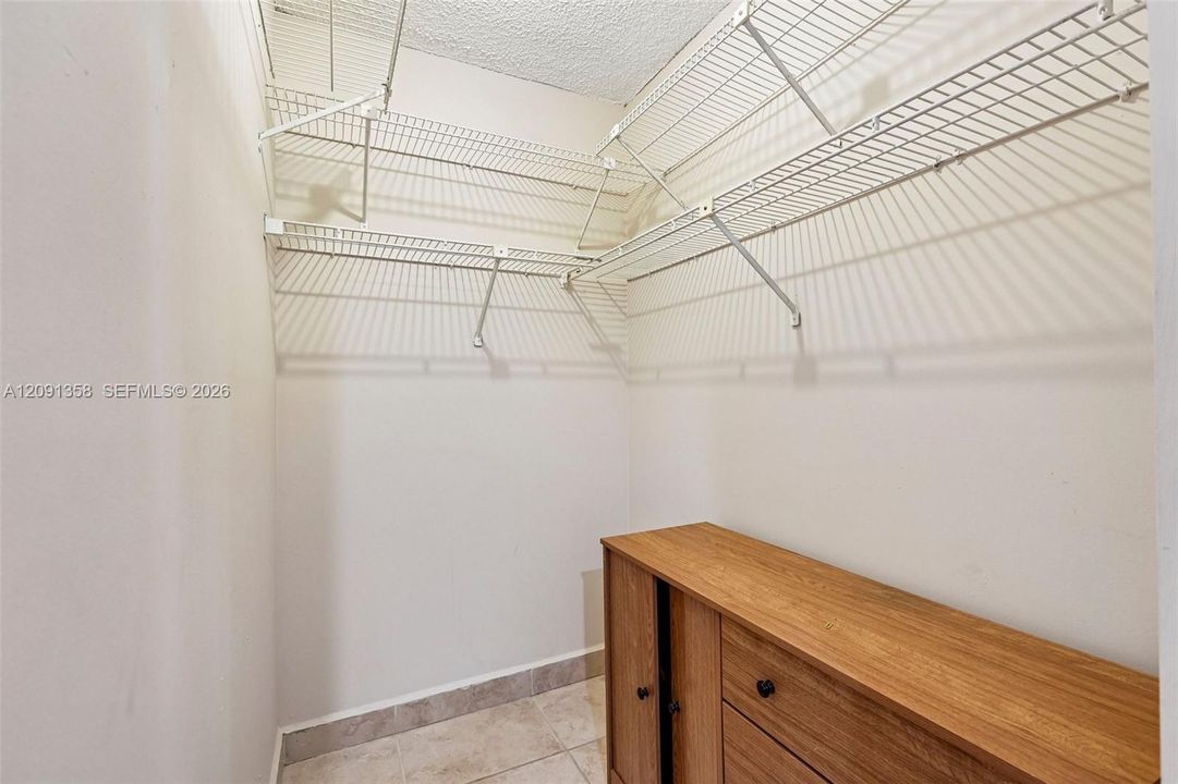 For Sale: $340,000 (3 beds, 2 baths, 1130 Square Feet)