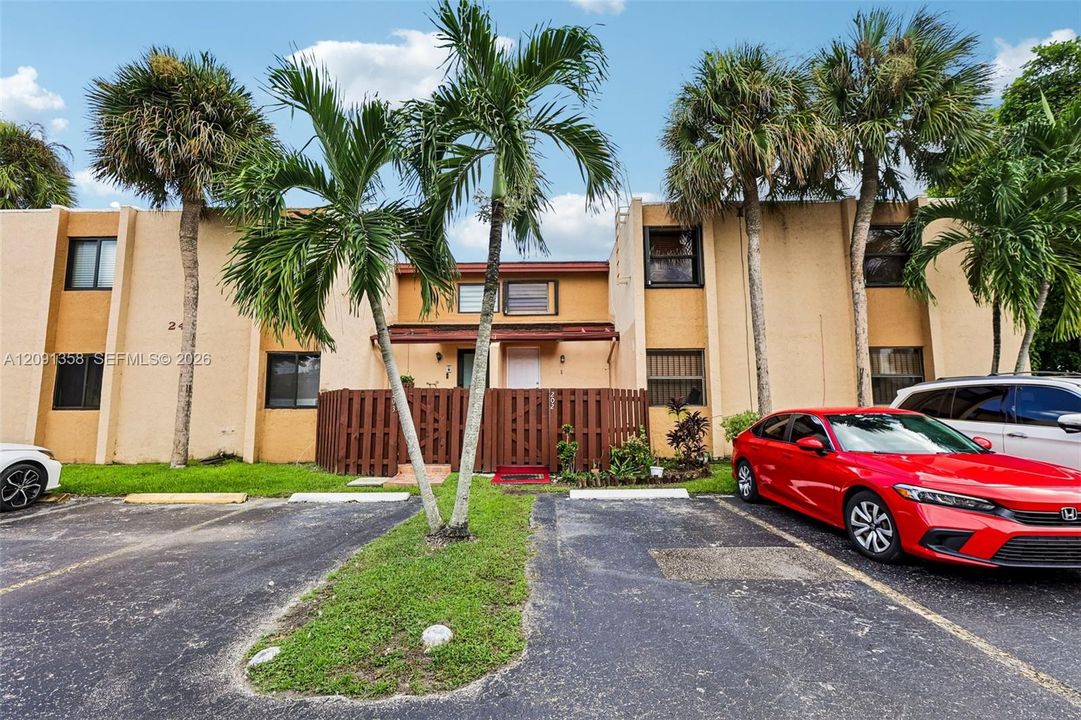 For Sale: $340,000 (3 beds, 2 baths, 1130 Square Feet)