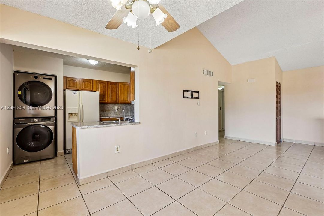 For Sale: $340,000 (3 beds, 2 baths, 1130 Square Feet)