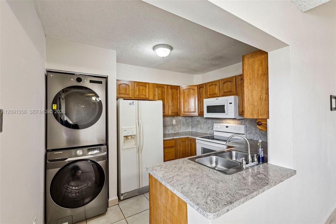 For Sale: $340,000 (3 beds, 2 baths, 1130 Square Feet)