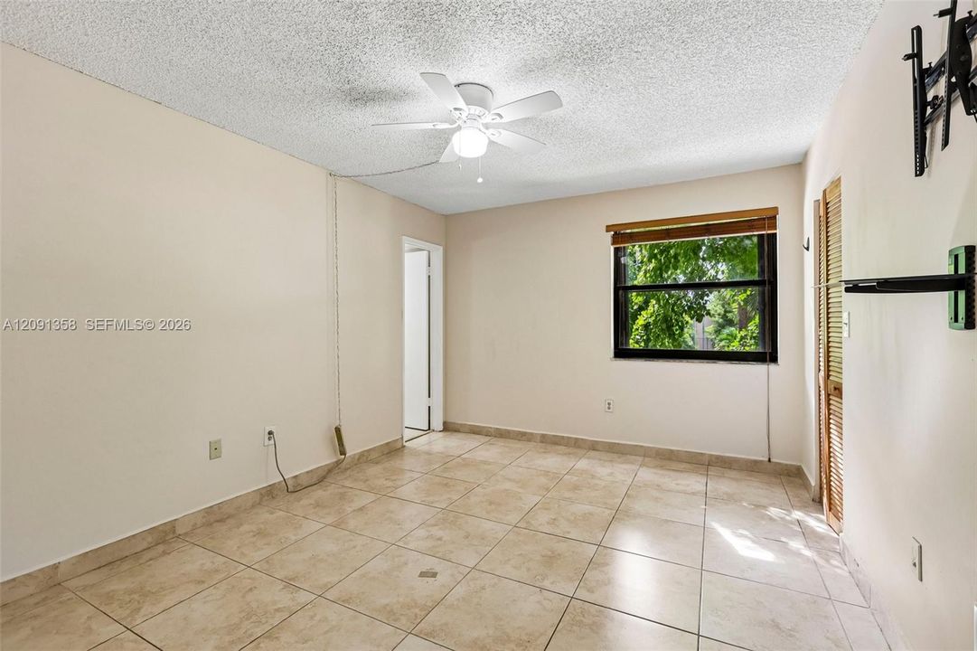 For Sale: $340,000 (3 beds, 2 baths, 1130 Square Feet)