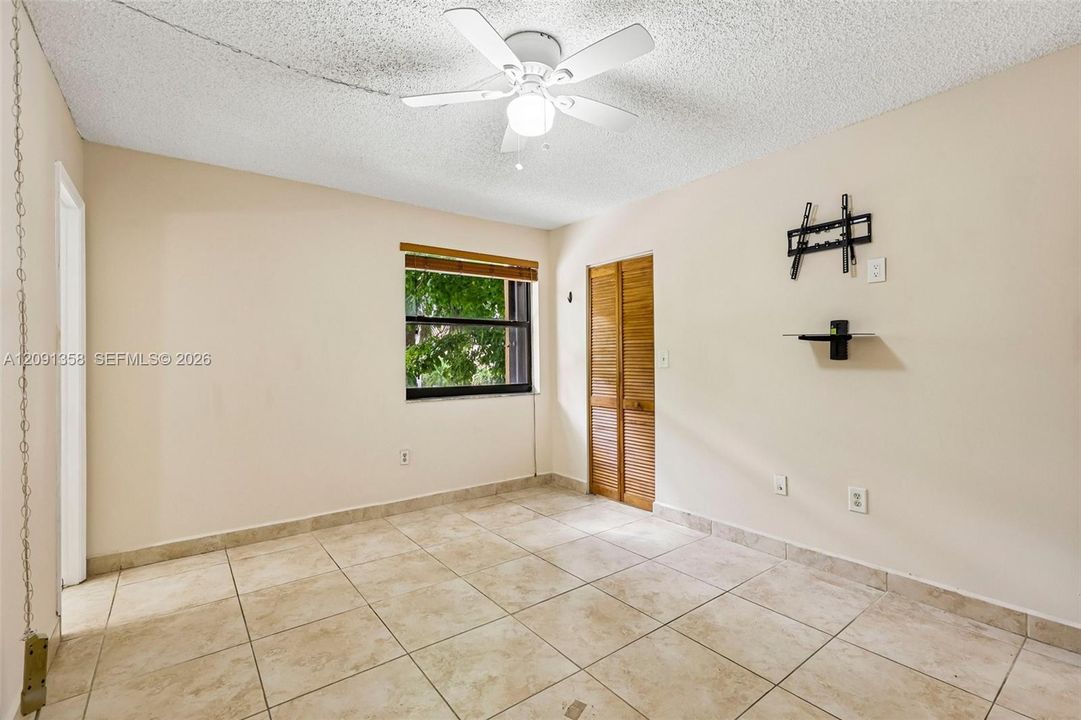 For Sale: $340,000 (3 beds, 2 baths, 1130 Square Feet)