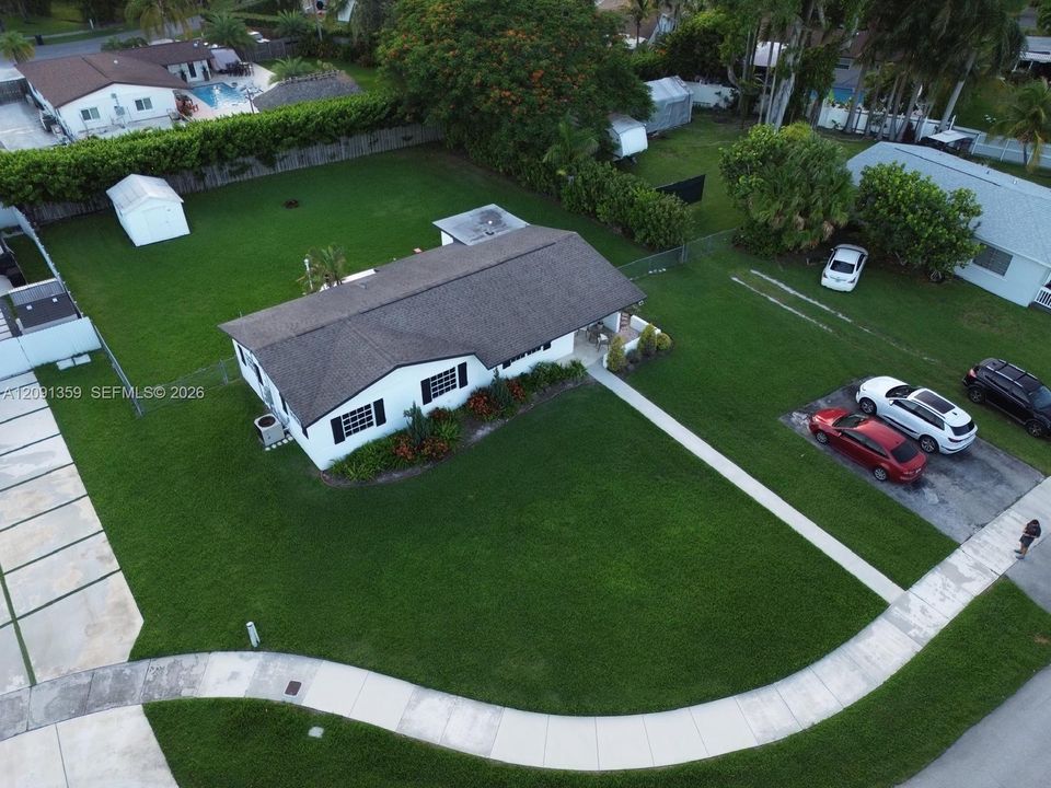 For Rent: $3,999 (3 beds, 2 baths, 1444 Square Feet)