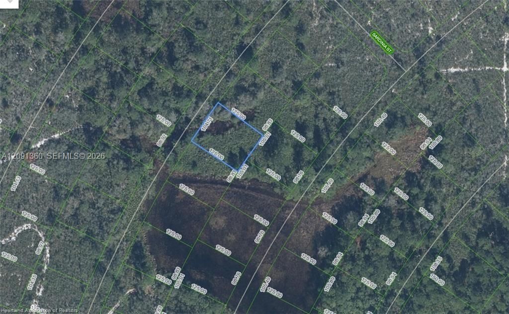 На продажу: $14,900 (0.30 acres)