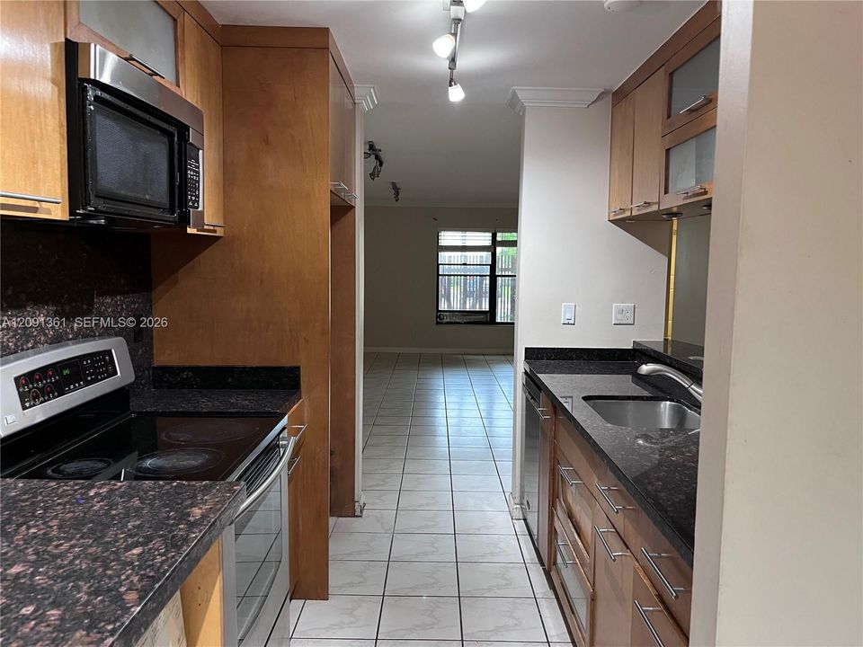 For Sale: $380,000 (3 beds, 2 baths, 1672 Square Feet)