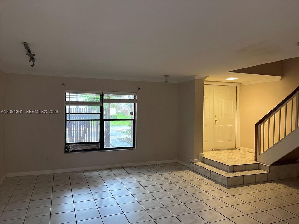For Sale: $380,000 (3 beds, 2 baths, 1672 Square Feet)