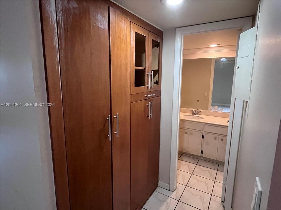 For Sale: $380,000 (3 beds, 2 baths, 1672 Square Feet)