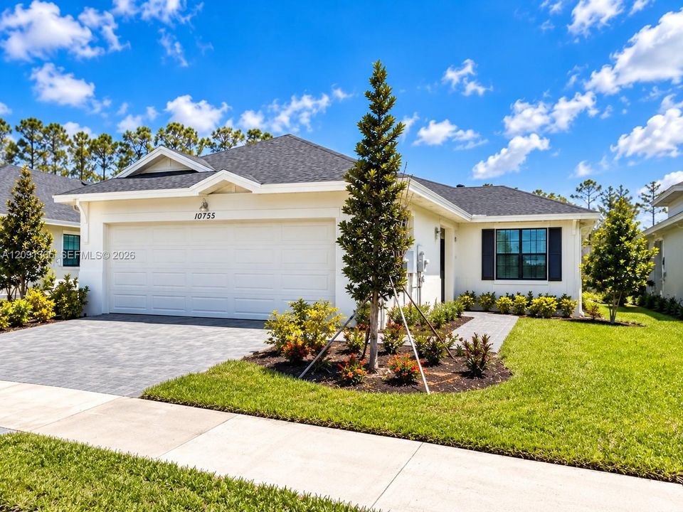 For Rent: $2,400 (3 beds, 2 baths, 1758 Square Feet)
