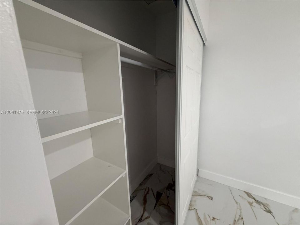 For Rent: $2,500 (2 beds, 1 baths, 800 Square Feet)