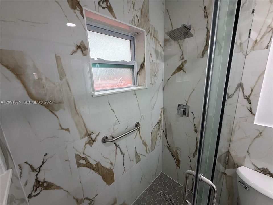 For Rent: $2,500 (2 beds, 1 baths, 800 Square Feet)