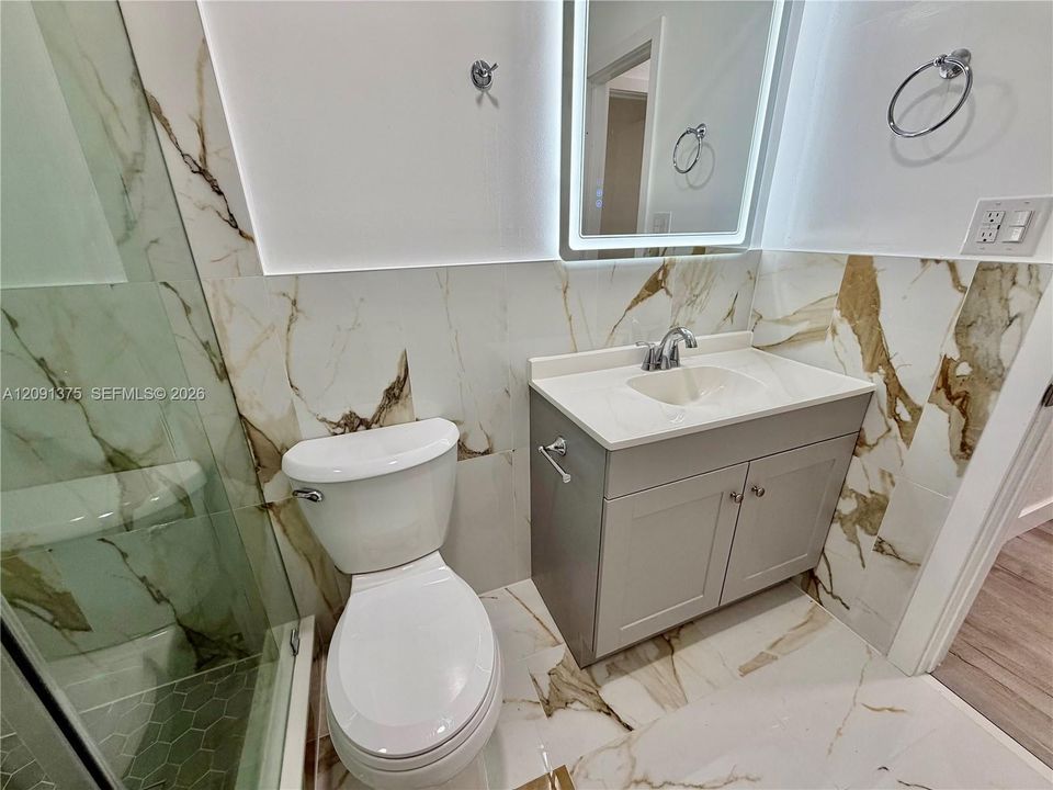 For Rent: $2,500 (2 beds, 1 baths, 800 Square Feet)