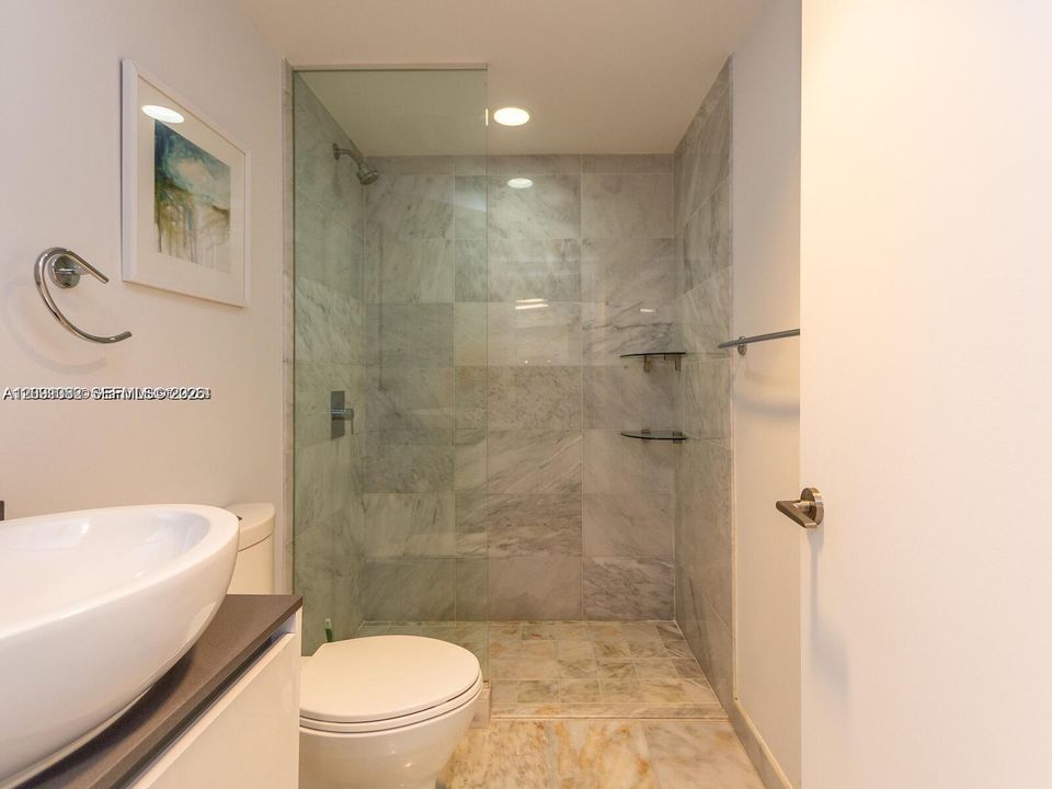 В аренду: $6,000 (2 спален, 2 ванн, 1143 Квадратных фут)