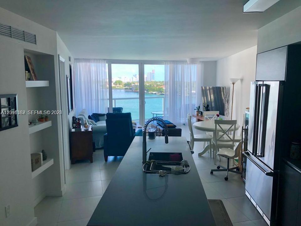 В аренду: $6,000 (2 спален, 2 ванн, 1143 Квадратных фут)