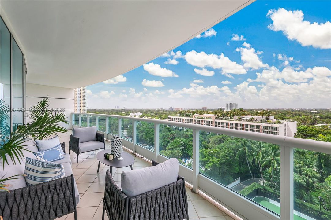For Rent: $7,300 (1 beds, 1 baths, 1210 Square Feet)