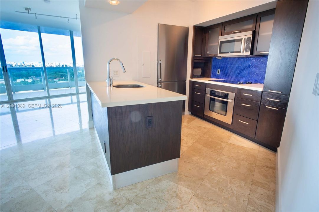 For Rent: $7,300 (1 beds, 1 baths, 1210 Square Feet)