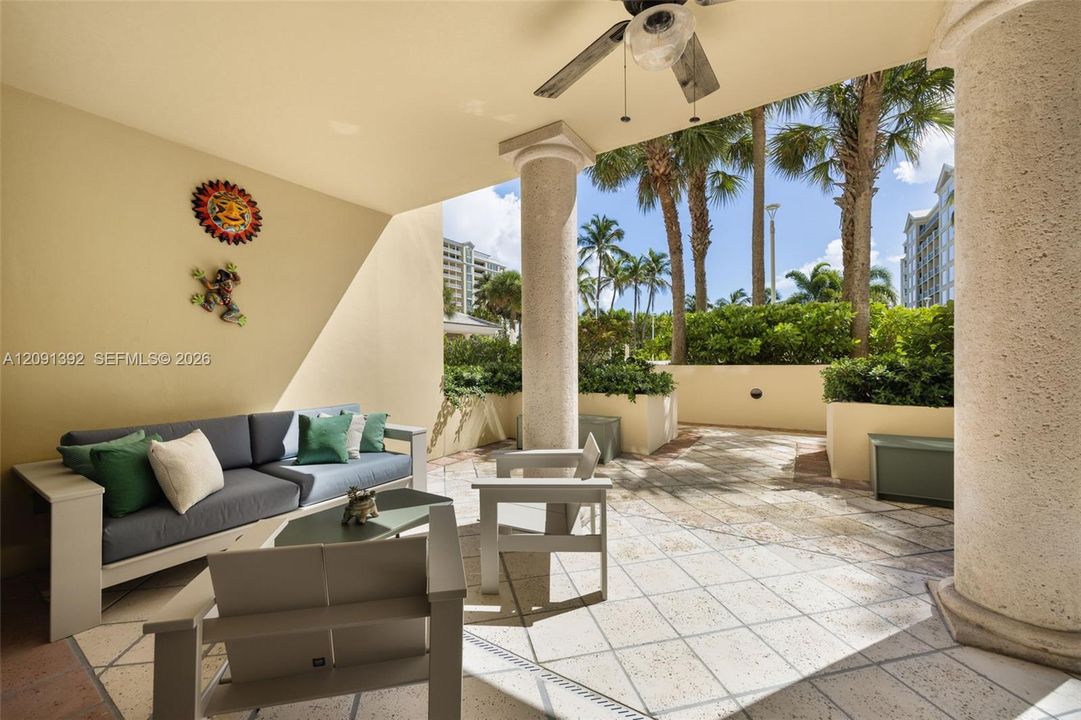 For Sale: $3,950,000 (4 beds, 4 baths, 3250 Square Feet)