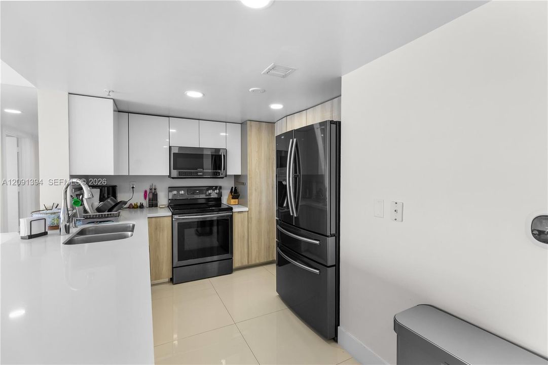 For Sale: $495,000 (2 beds, 2 baths, 1113 Square Feet)