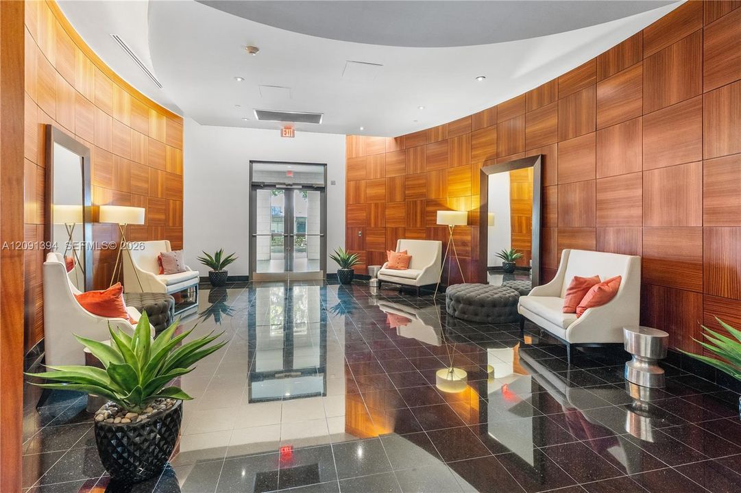 For Sale: $495,000 (2 beds, 2 baths, 1113 Square Feet)
