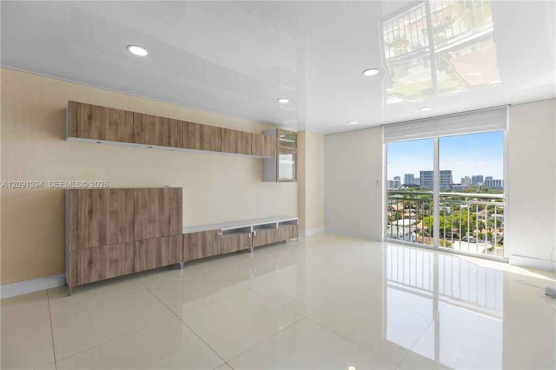 For Sale: $495,000 (2 beds, 2 baths, 1113 Square Feet)