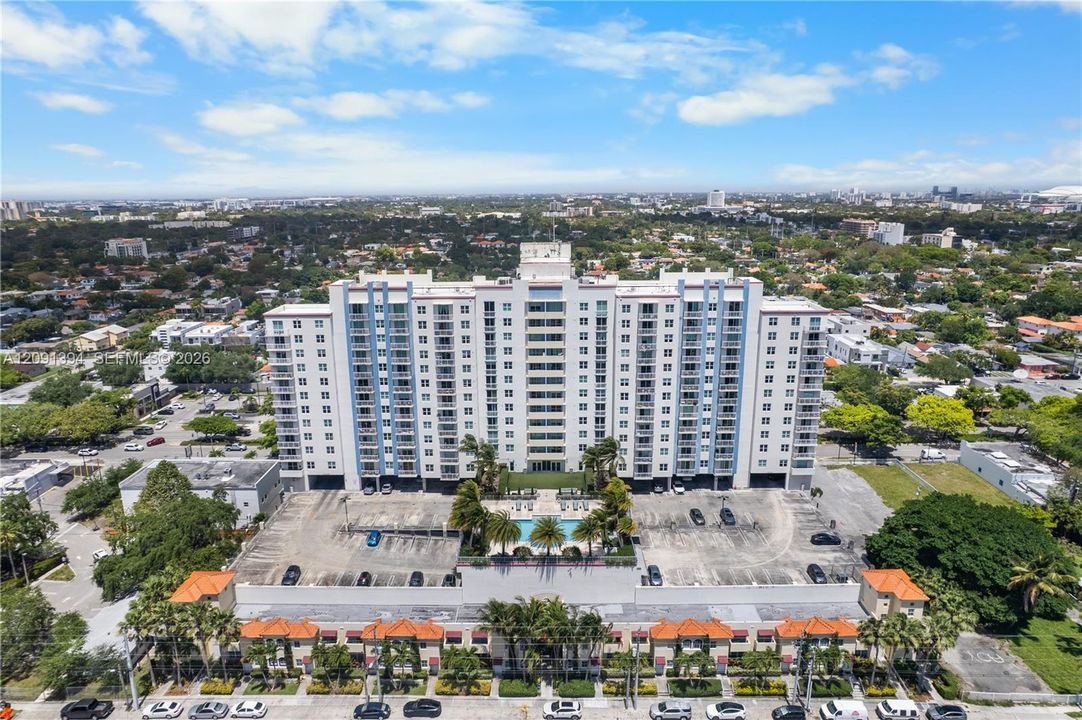 For Sale: $495,000 (2 beds, 2 baths, 1113 Square Feet)