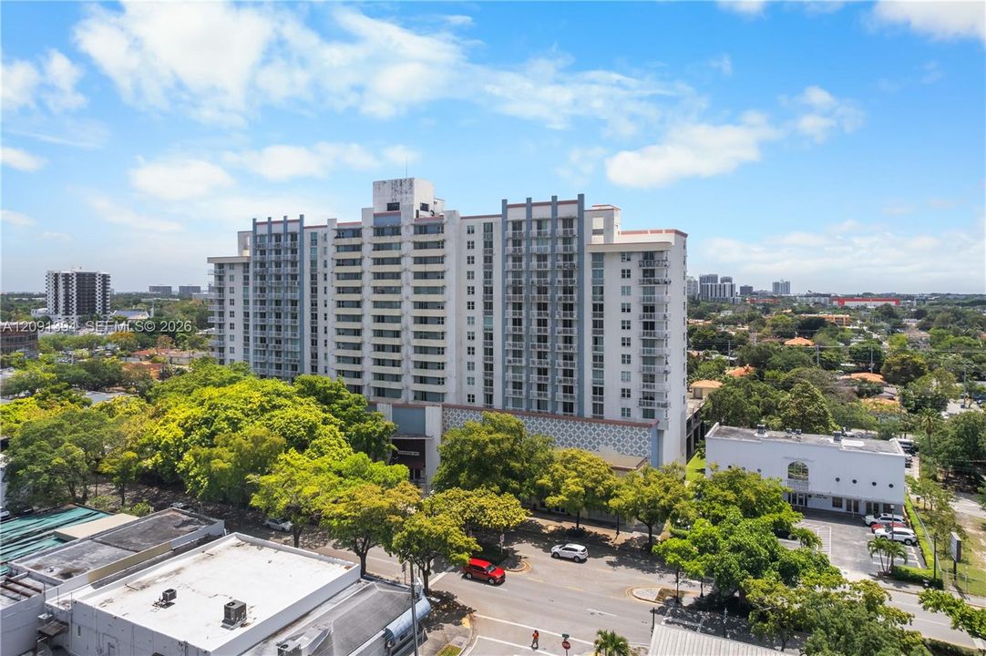 For Sale: $495,000 (2 beds, 2 baths, 1113 Square Feet)