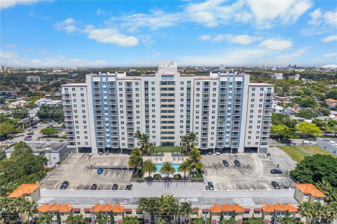 For Sale: $495,000 (2 beds, 2 baths, 1113 Square Feet)