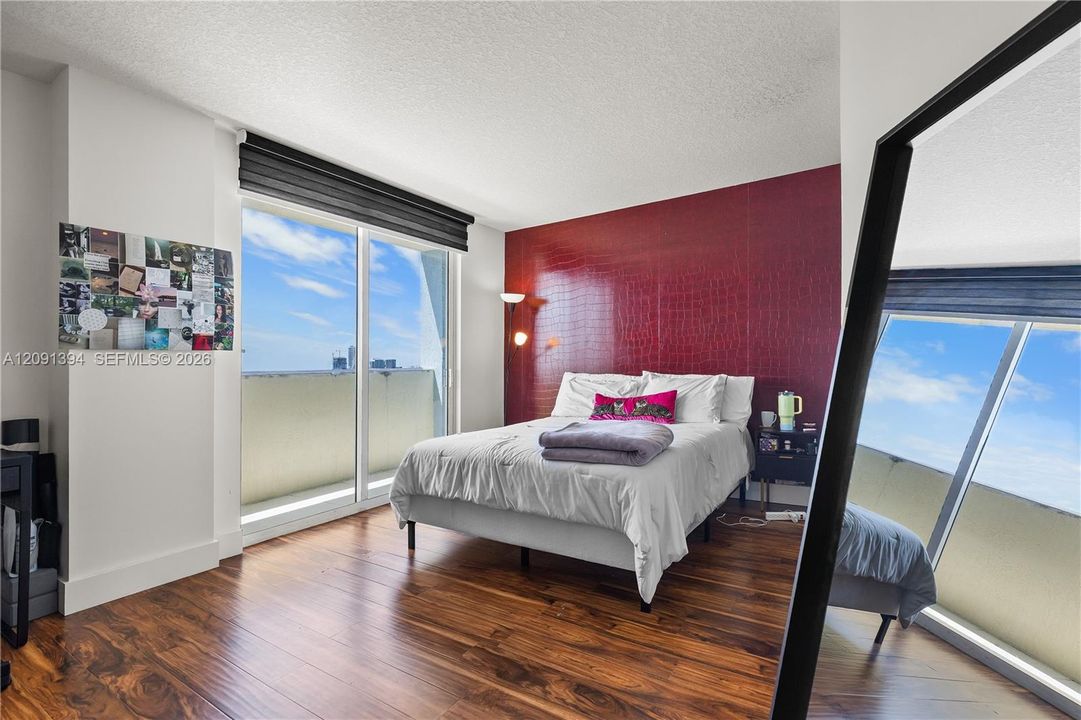 For Sale: $495,000 (2 beds, 2 baths, 1113 Square Feet)