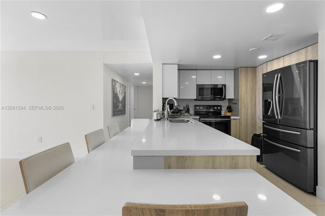 For Sale: $495,000 (2 beds, 2 baths, 1113 Square Feet)