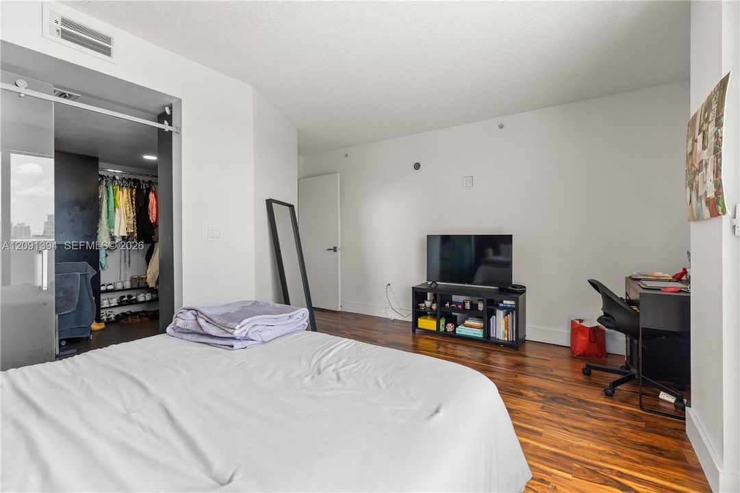 For Sale: $495,000 (2 beds, 2 baths, 1113 Square Feet)