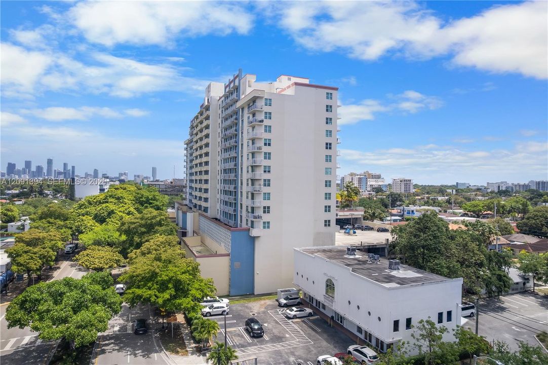 For Sale: $495,000 (2 beds, 2 baths, 1113 Square Feet)