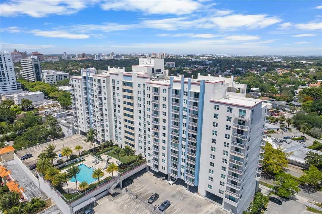 For Sale: $495,000 (2 beds, 2 baths, 1113 Square Feet)