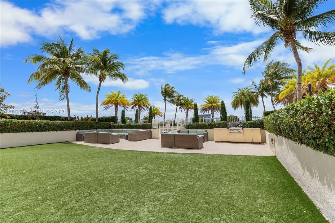 For Sale: $495,000 (2 beds, 2 baths, 1113 Square Feet)