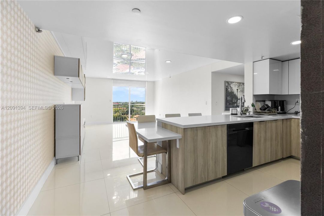 For Sale: $495,000 (2 beds, 2 baths, 1113 Square Feet)