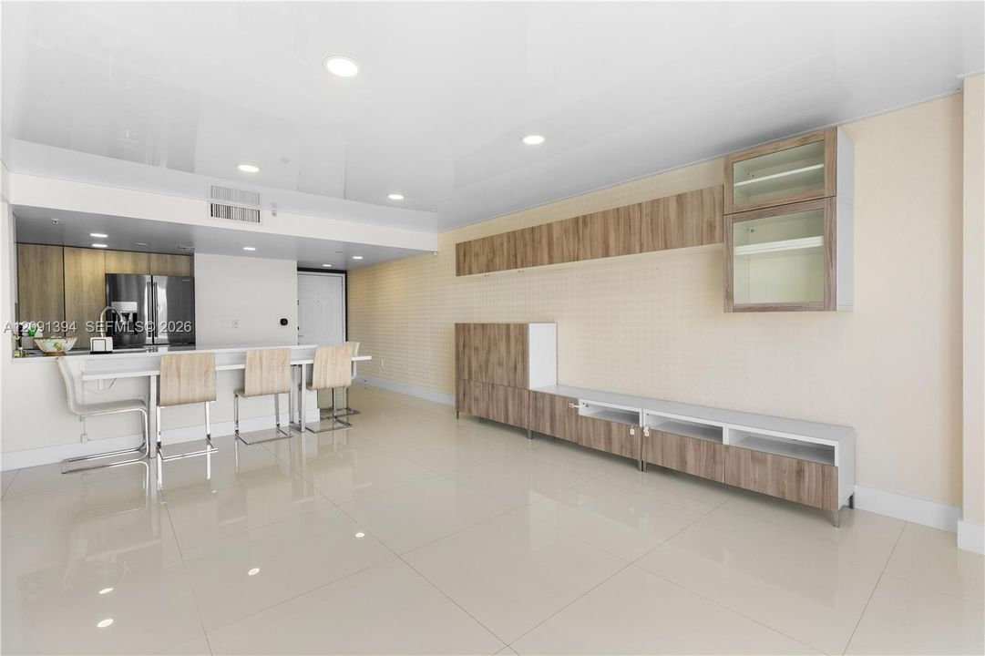 For Sale: $495,000 (2 beds, 2 baths, 1113 Square Feet)