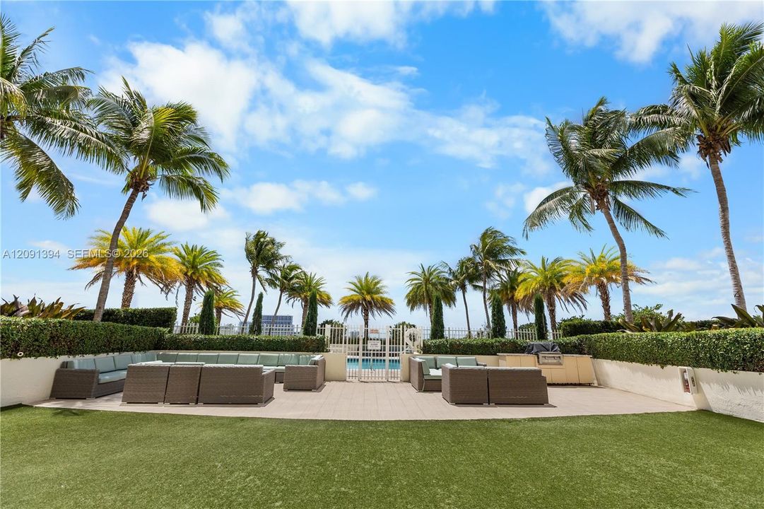 For Sale: $495,000 (2 beds, 2 baths, 1113 Square Feet)