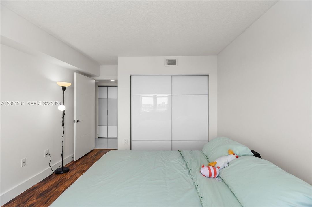 For Sale: $495,000 (2 beds, 2 baths, 1113 Square Feet)
