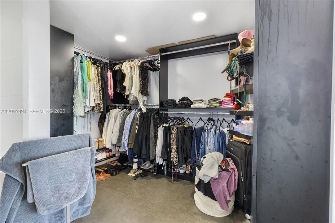For Sale: $495,000 (2 beds, 2 baths, 1113 Square Feet)