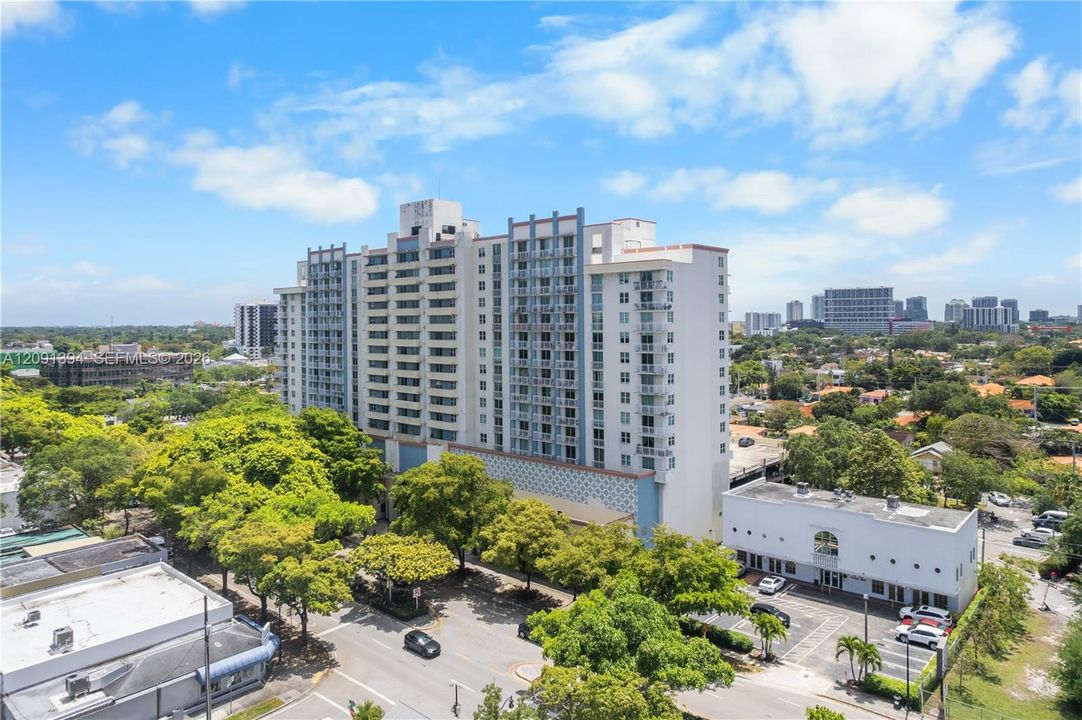 For Sale: $495,000 (2 beds, 2 baths, 1113 Square Feet)
