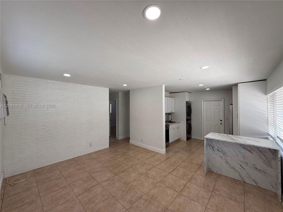 В аренду: $2,250 (2 спален, 1 ванн, 0 Квадратных фут)