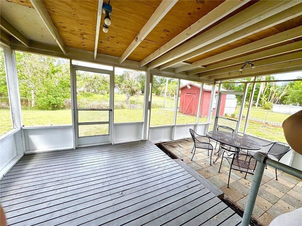 patio 1 v