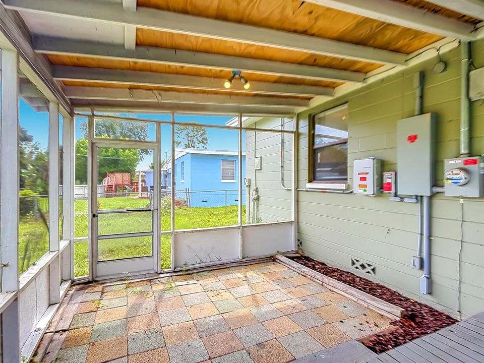 1312 Audubon Drive-43