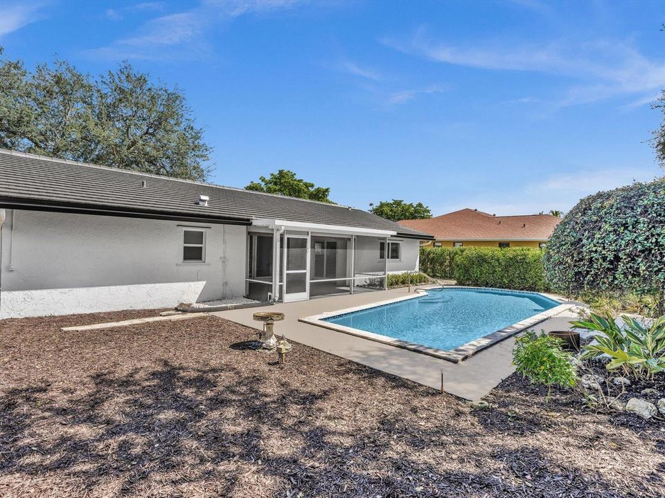 Pool & Garden