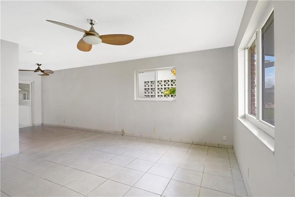 5207 Living Rm
