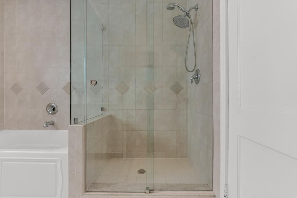 2nd bath with tub and separate shower