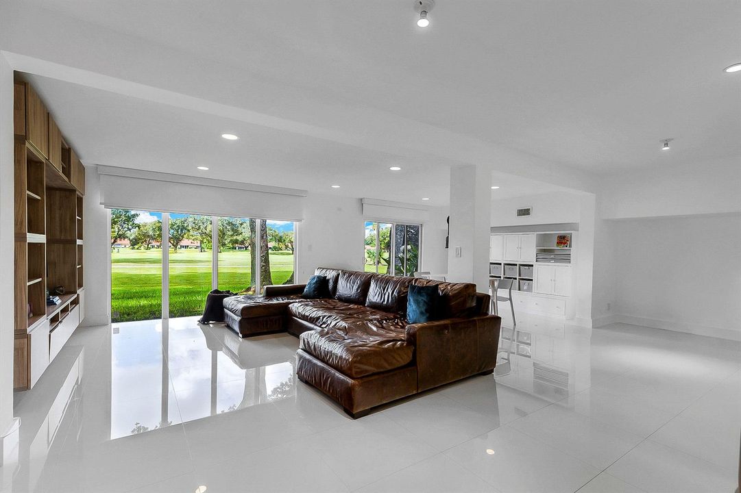 3759OaksClubhouseDr-PompanoBeach,Natalia