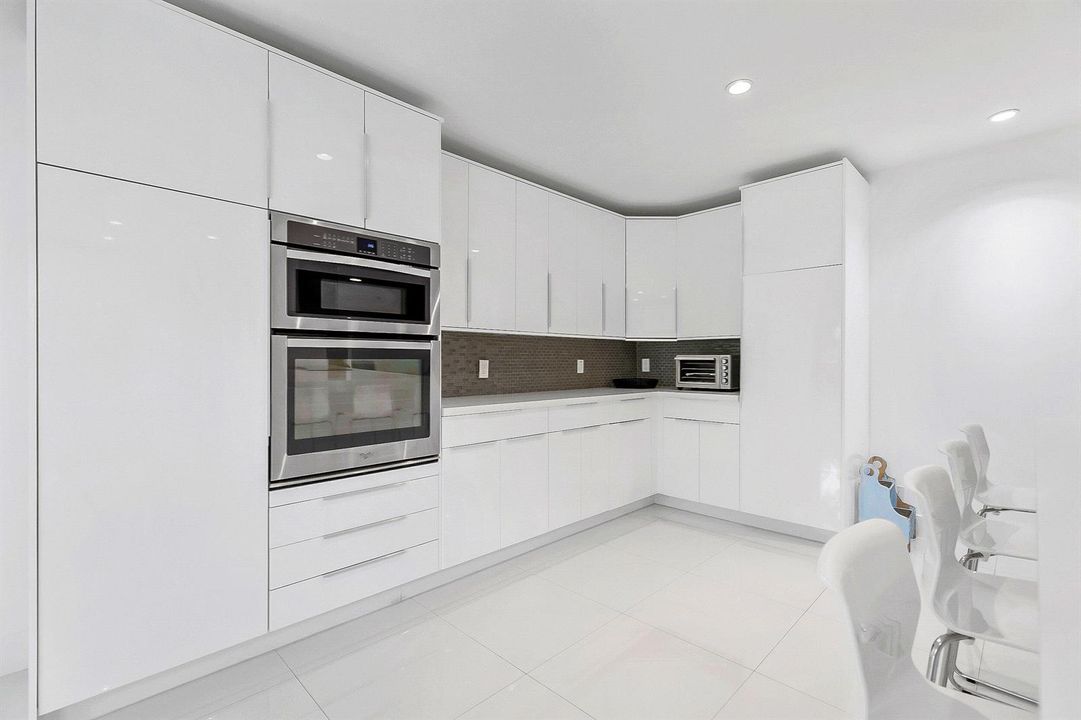 3759OaksClubhouseDr-PompanoBeach,Natalia