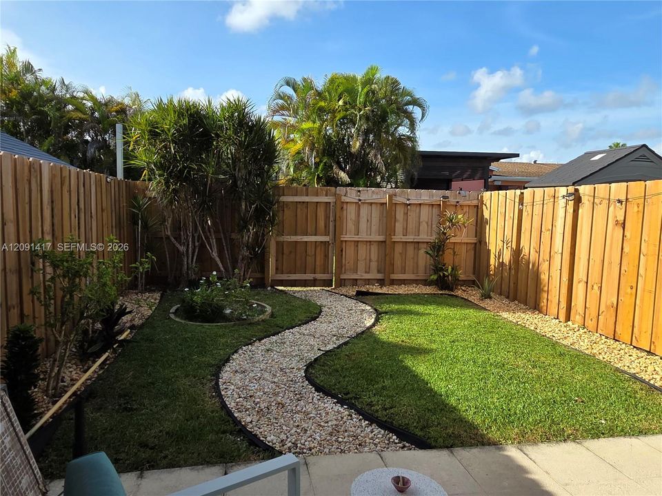 For Sale: $440,000 (3 beds, 2 baths, 1598 Square Feet)