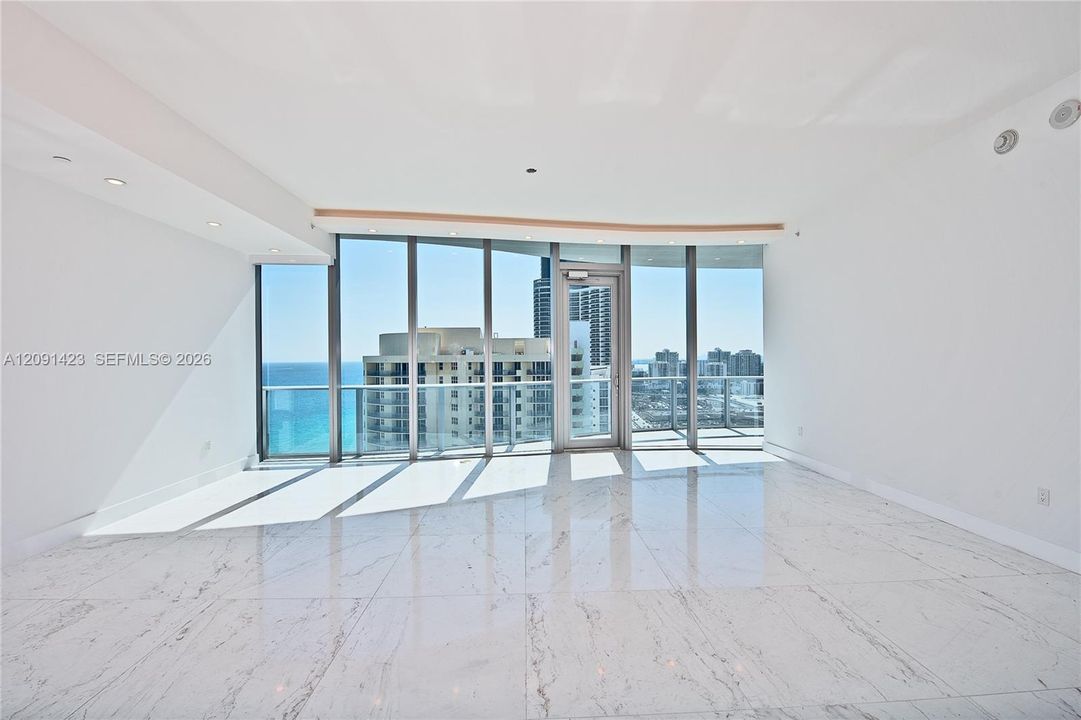 En Venta: $2,690,000 (2 camas, 3 baños, 2070 Pies cuadrados)