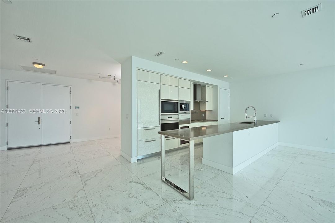 En Venta: $2,690,000 (2 camas, 3 baños, 2070 Pies cuadrados)