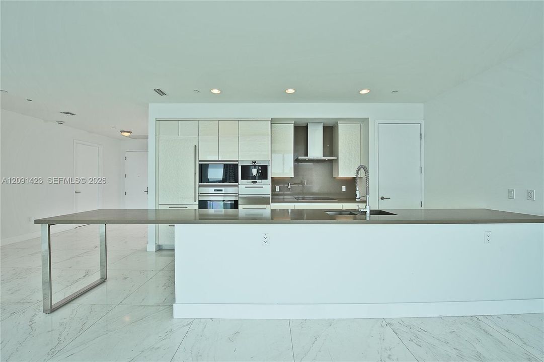 En Venta: $2,690,000 (2 camas, 3 baños, 2070 Pies cuadrados)